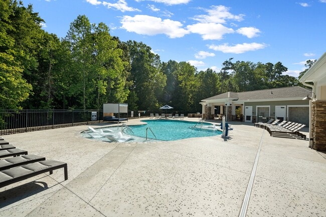 Foto del edificio - Hawthorne at the Forest