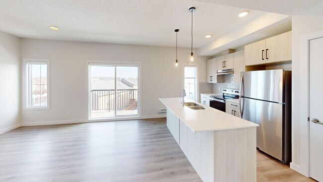 Building Photo - 3640 139 Ave Edmonton AB