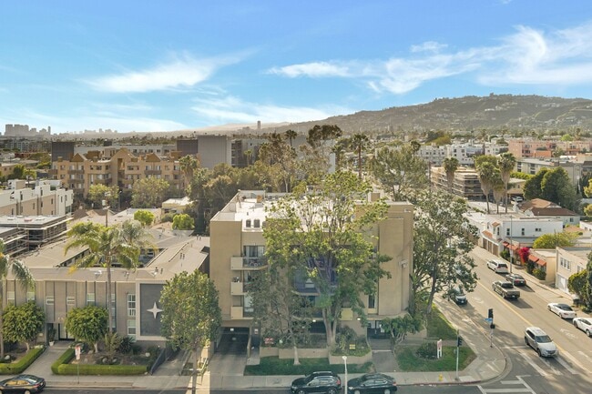 Building Photo - Orange Apartments