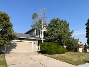 Building Photo - 5720 Old Farm Cir W