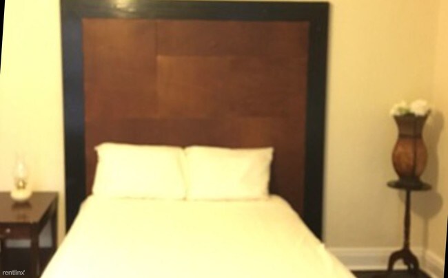 Building Photo - 873 N Howard St