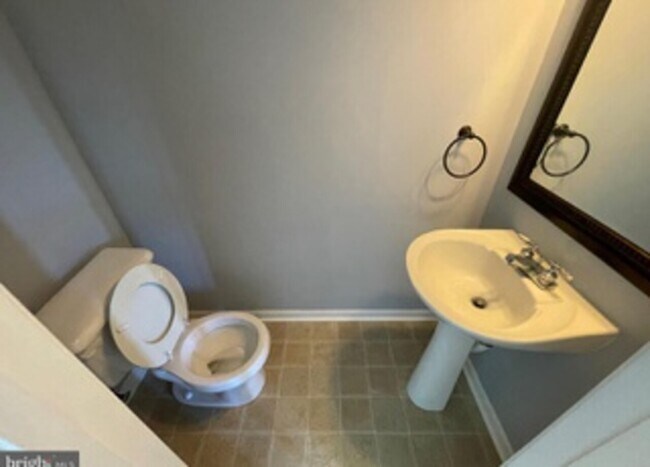 Foto del edificio - 45292 Rumsford Ln