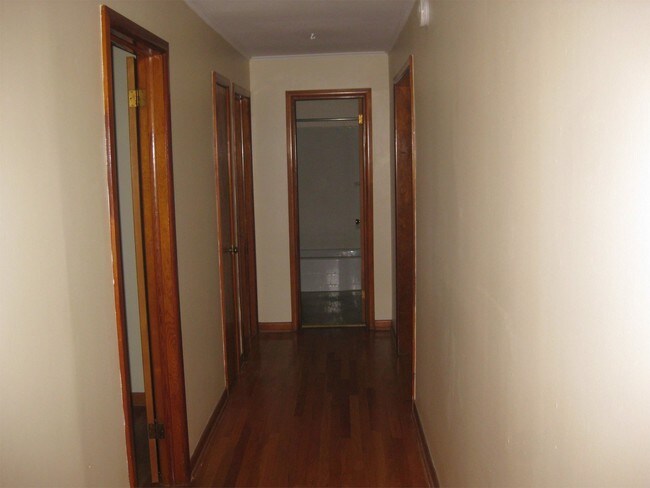 Foto del edificio - 165 E Spring St