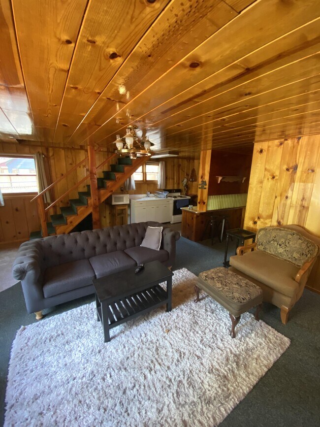 Building Photo - 3608 Aspen Ave