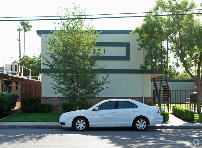 Foto del edificio - 1321 Minnewawa Ave