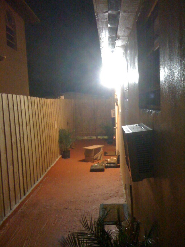 Foto del edificio - 16166 NE 10th Ave