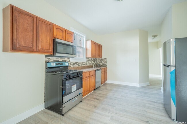 Foto del edificio - 324 Tecumseh Ave