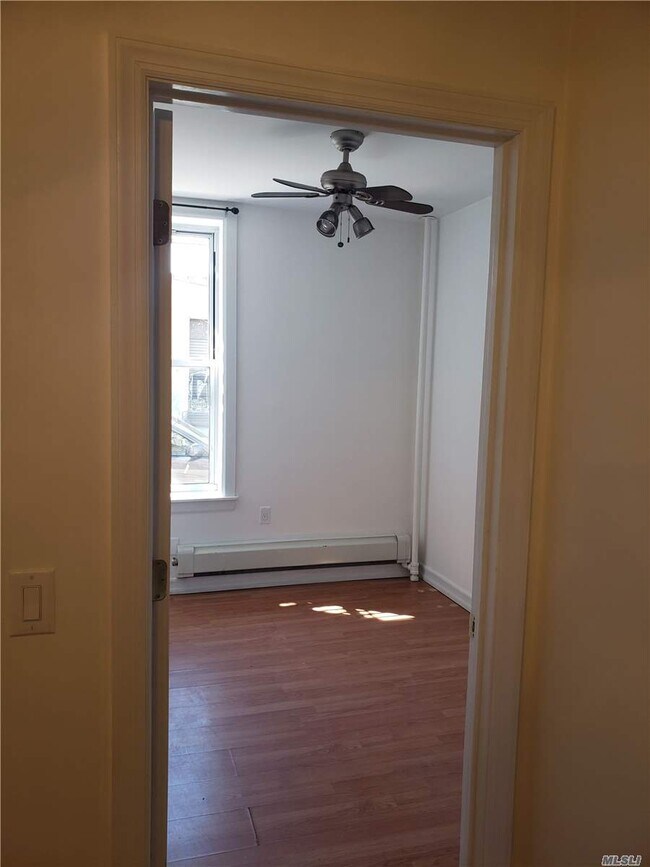 Building Photo - 77 Beadel St