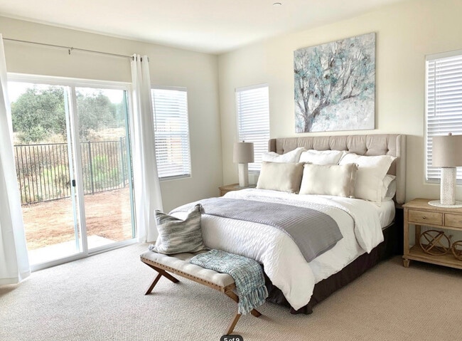 Building Photo - 5878 Lady Bells Dr
