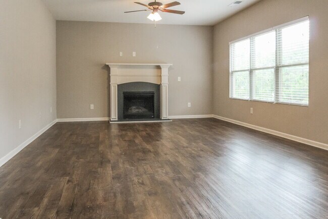 Foto del edificio - 2077 Juniper Ives Ct SE
