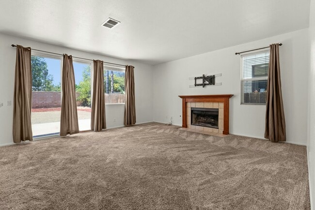 Building Photo - 1067 Princess Kyra Pl