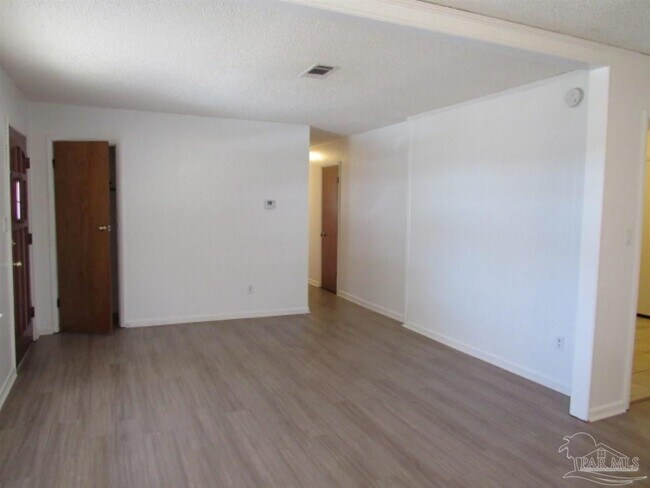 Building Photo - 6964 Oakcliff Rd