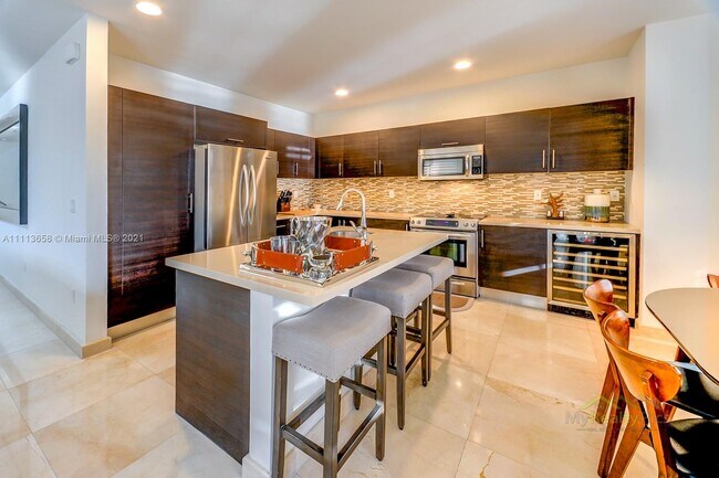 Foto del edificio - 6960 NW 104th Ct