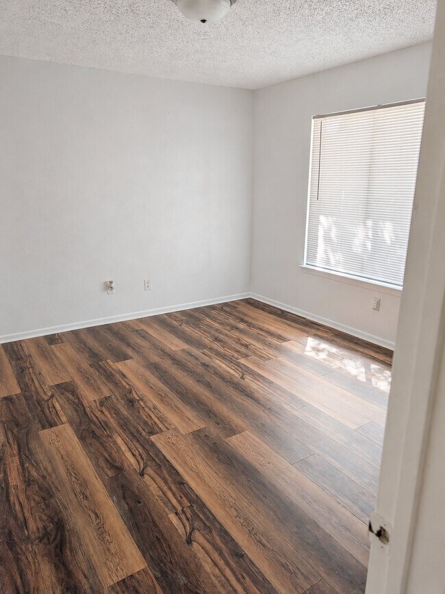 Foto del edificio - 2303 De Lee St