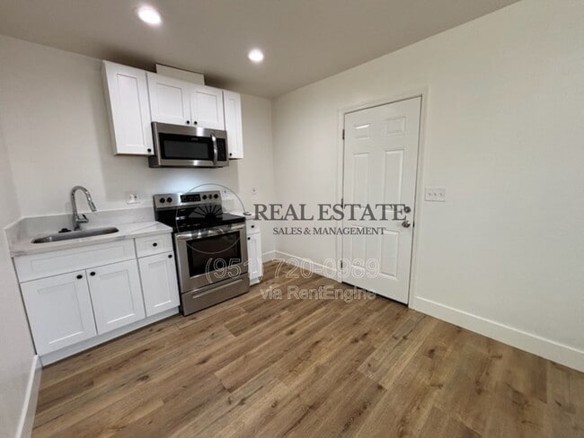 Building Photo - 5704 Wisteria Dr
