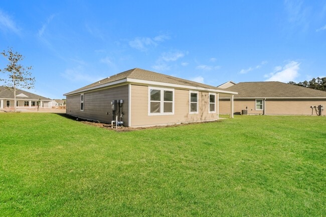 Building Photo - 560 Riverwalk Cir