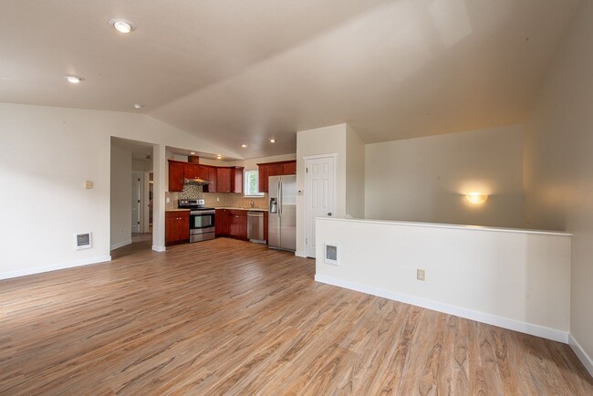 Building Photo - Beautifully Updated Seattle Home – 3 Bed, ...