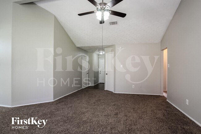 Foto del edificio - 4118 Pinebridge Ln