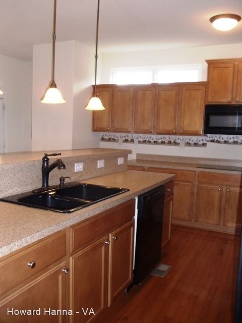 Building Photo - 4 br, 2.5 bath House - 335 Preservation Reach
