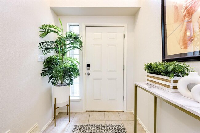 Foto del edificio - 4501 Whispering Valley Dr