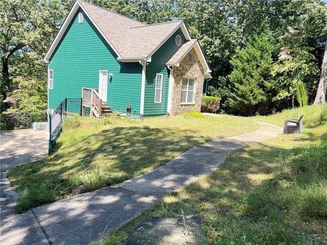 Foto del edificio - 3398 Banks Mountain Dr