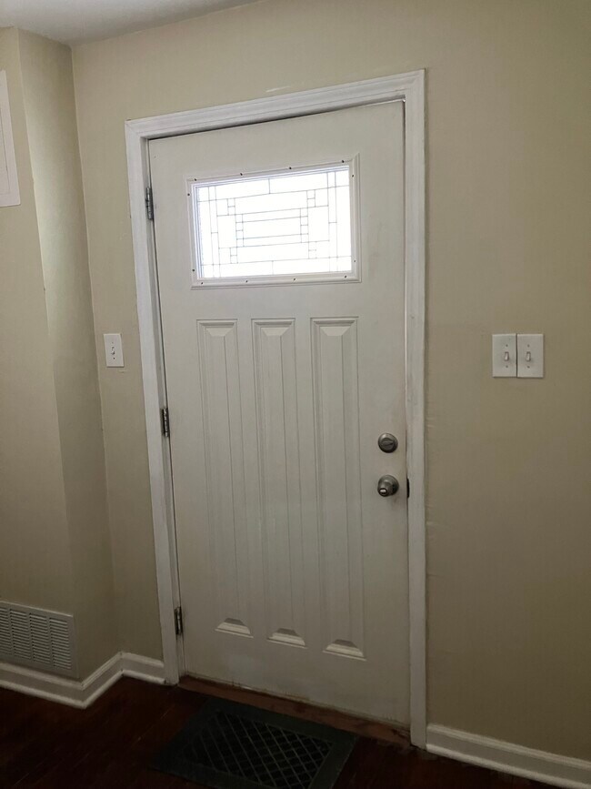 Building Photo - 6919 Grace Ave