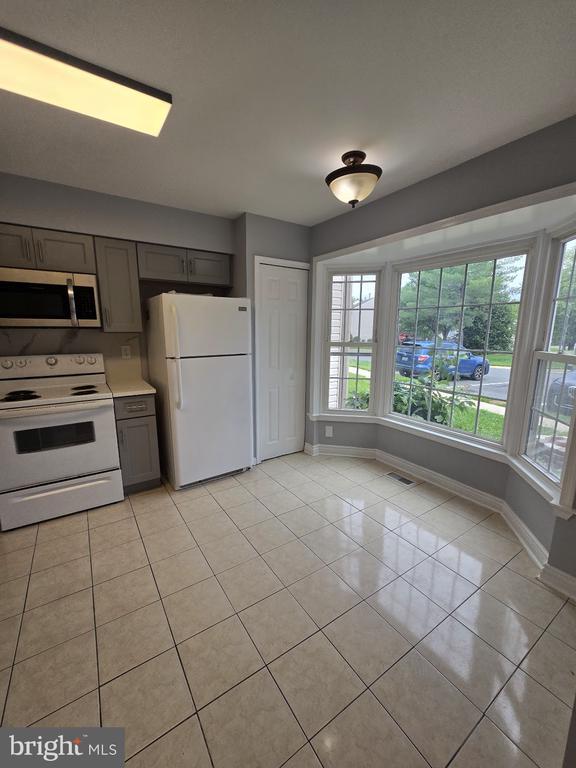 Building Photo - 14006 Betsy Ross Ln