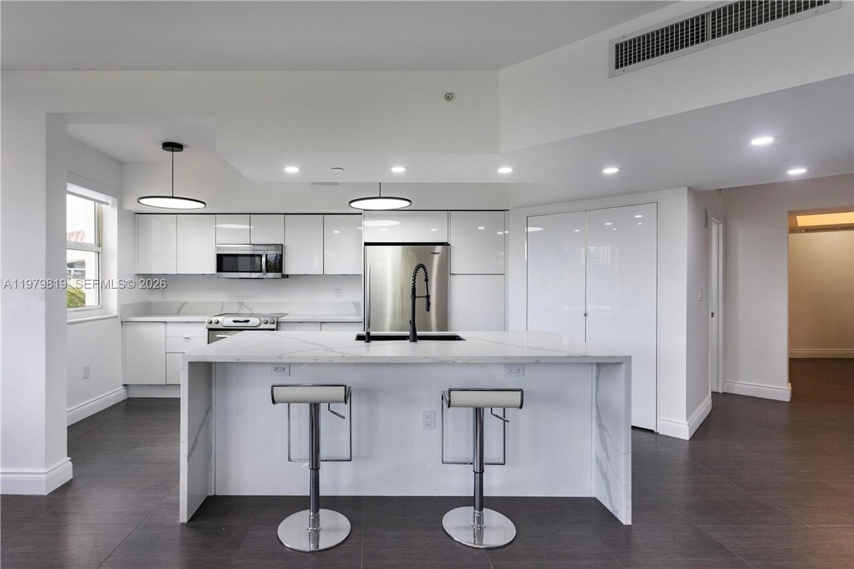 Photo - 19900 E Country Club Drive 311, Aventura, FL 33180