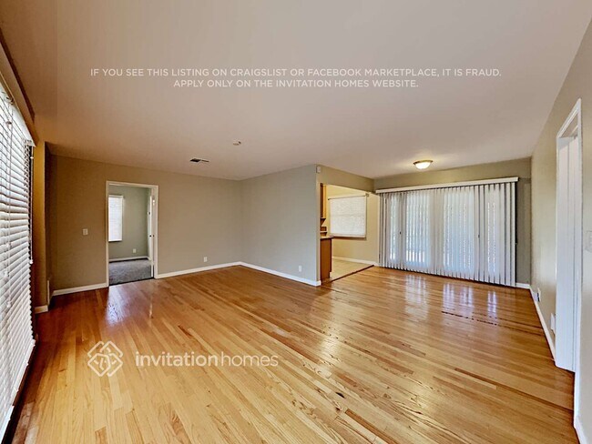 Foto del edificio - 9700 Odessa Ave