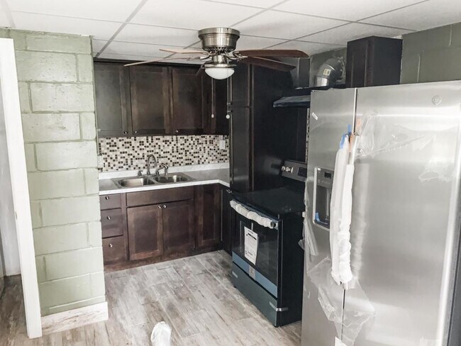 Building Photo - 121 Bryson Heights Dr