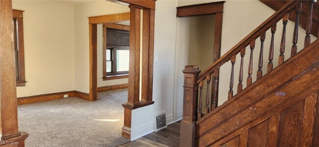 Foto del edificio - 48 Eleanor Ave