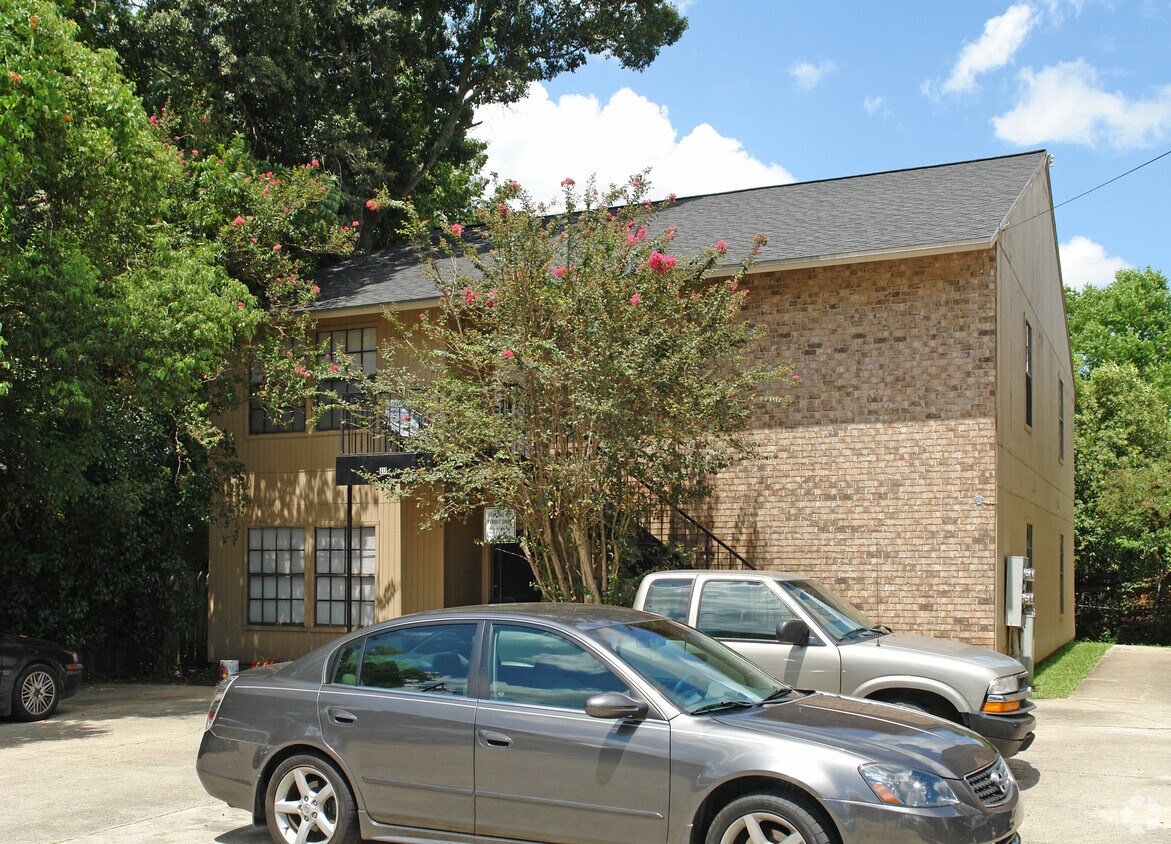 Building Photo - 417 General Mouton Ave