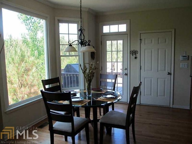 Foto del edificio - 6274 Royal Crest Pl