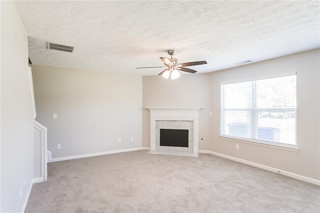 Foto del edificio - 9482 Lakeview Rd