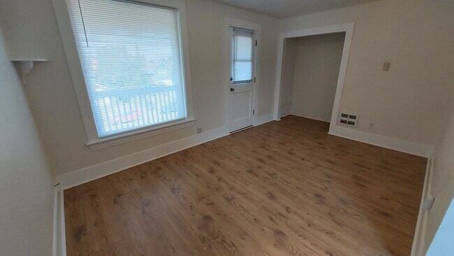 Foto del edificio - 3217 Hoyt Ave