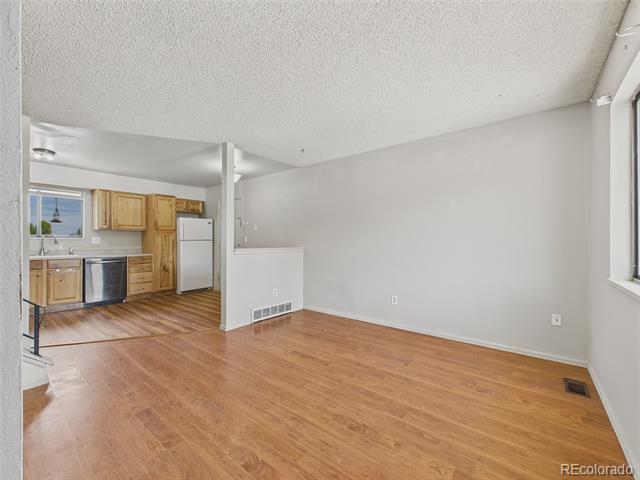 Building Photo - 904 S Uravan St