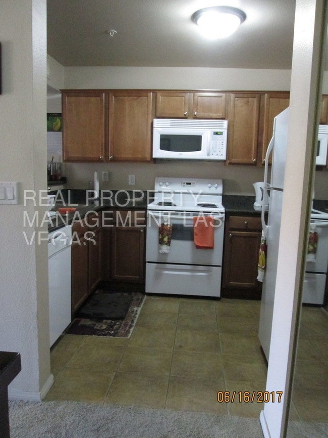 Building Photo - 2120 Sealion Dr