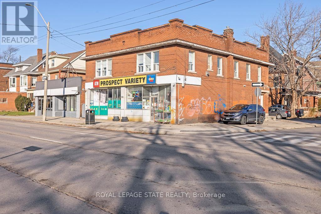 Photo principale - 132-132 Prospect St S