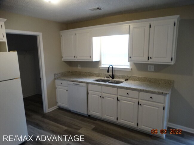 Building Photo - 3 br, 2 bath House - 5606 HWY. 81 EAST