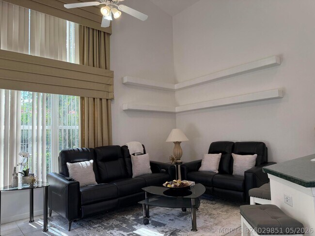 Foto del edificio - 324 Sunset Bay Ln