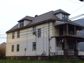 Building Photo - 310 Chelsea Pl