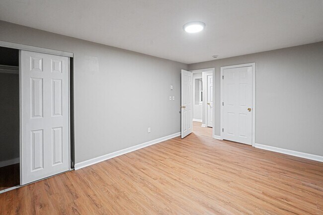 Building Photo - 5-9 Debra Lane