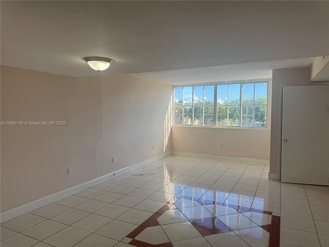 Foto del edificio - 6045 NW 186th St