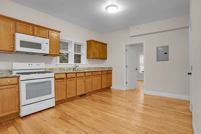Foto del edificio - 29-33 Highland Avenue Unit 4