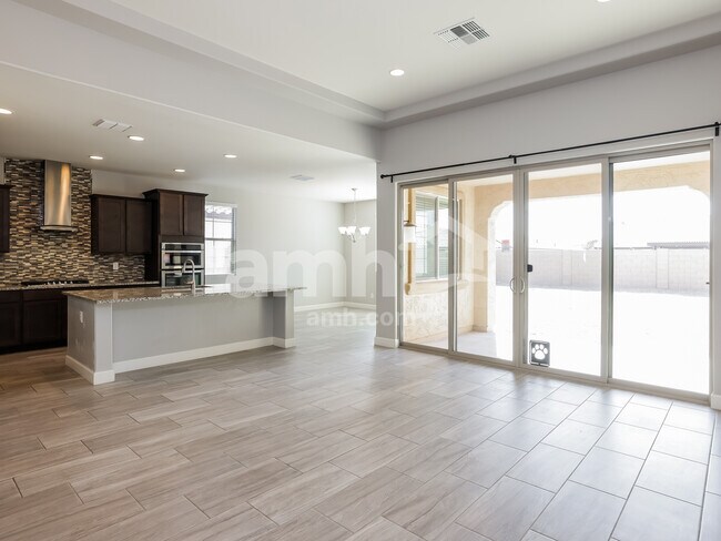 Foto del edificio - 18239 W Goldenrod Street
