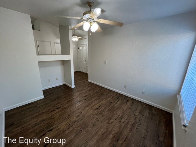 Building Photo - 3 br, 2 bath House - 451 W. Marilyn Street