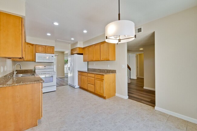 Building Photo - Beautiful 3 bedroom 2 bath Single Family Home $5200