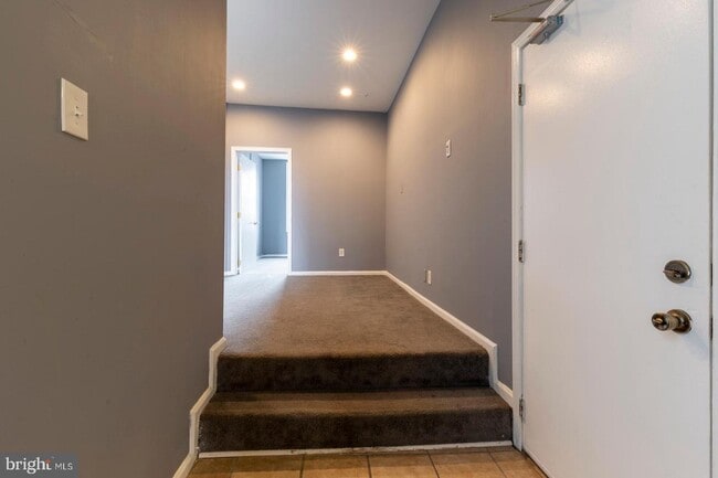 Building Photo - 2532 Poplar St