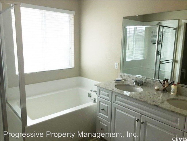 Foto del edificio - 3 br, 2.5 bath House - 14590 Narcisse Drive