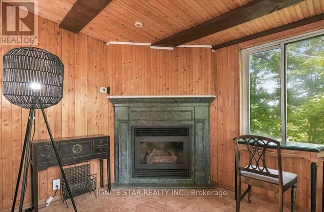Building Photo - 1136 Bronte Rd